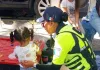 Localizan a niña de 2 años tras extravío en tianguis de Las Vías