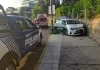 Muere taxista al volante; habría sufrido un infarto antes del impacto